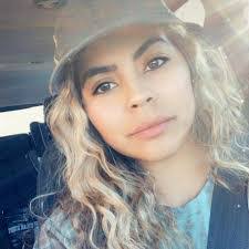 Isabel Amador's Instagram, Twitter & Facebook