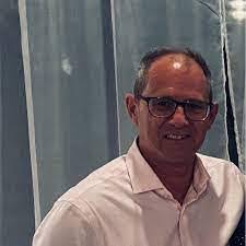 Lee Bessette's Instagram, Twitter & Facebook