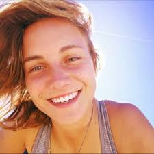 laura ratcliff (@laura_ratcliff)