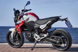 Check mileage, colors, f900r speedometer, user reviews, images and pros cons at maxabout.com. Bmw F900r 2020 Review Can It Beat The Yamaha Mt 09