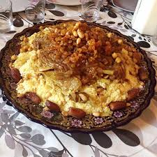Moroccan families prepare couscous exclusively on friday… couscous is served routinely in any moroccan house, and it part of the moroccan cuisine, however it is compulsory and sacred during fridays because that allows all the family members to gather around one table and have the tasty meal. File Couscous Typical Moroccan Friday Lunch Jpg Wikimedia Commons