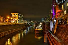 Blick auf den hauptstraßenzug in richtung nordstadt. Neuss Hafen Becken 1 Foto Bild Deutschland Europe Nordrhein Westfalen Bilder Auf Fotocommunity