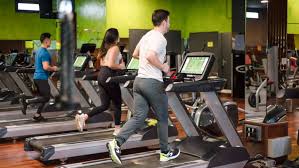 Fitnessstudio: Bei Anmeldung genau auf den Vertrag achten - kicker