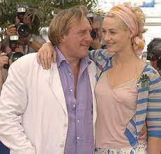 Il succède à l'américain clint eastwood en 2009 gérard depardieu ne s'est pas fait prier pour fustiger les césars et autres merdes lors de la. Starbiographie Weinkenner Mit Grosser Nase Filmreporter De