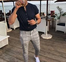 15 Checkered Patterned Pants Outfits Honcho Lifestyle Herrenkleidung Mannliche Mode Manner Kleidung