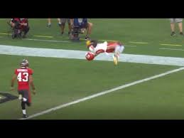 Tyreek hill continues to prove that he should be in the discussion as one the league's best receivers — tyreek hill stood just a few yards outside of his own end zone, stared up at the rapidly descending. Tyreek Hill Styles On The Bucs W Backflip Touchdown Youtube