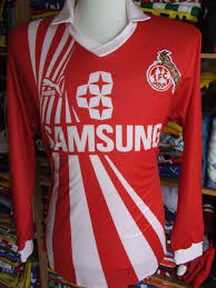Neben dem dom ist auch eine moschee zu erkennen. 1 Fc Koln Away Football Shirt 1990 1991