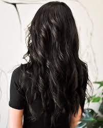 graue haare bei schwarzen bzw sehr dunklen haaren was nun je dunkler das eigene haar desto mehr fallen naturlich die gra graue haare haarfarben haartonung