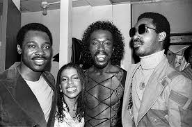 Pasión por el Jazz y Blues. - George Benson, Valerie Simpson, Nick Ashford  & Stevie Wonder backstage - New York- 1978. | Facebook