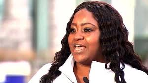 Uber driver earns college degree after random passenger wipes out her debt 