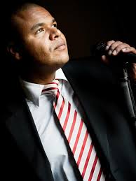 SAVE THE DATE: Samstag, 13.12.25 LIVE GIG von Dominick Thomas im WITH // ab  20:30 Uhr // das WINE IN THE HOOD wird 3 Jahre alt. #hoodloveisgoodlove  #soullive