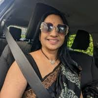 Samantha Hollinger's Instagram, Twitter & Facebook