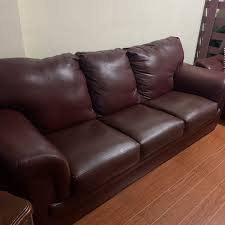 Farnham burdy leather 2 seater arcata walnut sofa living room ideas with maroon couch chesterfield windsor furniture corner bed sofafox. Leather Sofa Maroon Furniture Home Living Furniture Sofas On Carousell