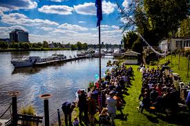 Blaues wasser, frankfurt, darmstadt, hesse, germany — location on the map, phone, reviews. Hochzeitsfotograf Frankfurt Eine Verruckte Hochzeit Im Blaues Wasser