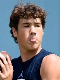 Dan Mahan's Instagram, Twitter & Facebook