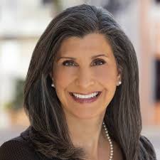 Leslie Kurtz's Instagram, Twitter & Facebook