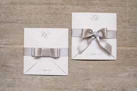 Partecipazione matrimonio tema viaggio e041 con disegno monumenti e aereo. Costo Partecipazioni Matrimonio 2018