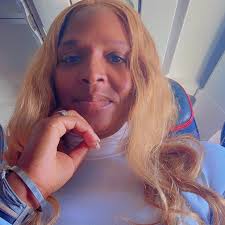 Is Roadie's contract with Mail Innovation ended?