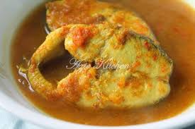 Assalamualaikum dan hai semua, video kali ini laici susu akan kongsikan resepi untuk membuat singgang pedas ikan kerisi. Ikan Tenggiri Masak Singgang Pedas Azie Kitchen
