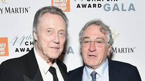 Christopher walken, при рождении рональд уо́кен (англ. Robert De Niro Thrilled Over Deer Hunter Reunion With Christopher Walken In War With Grandpa Exclusive