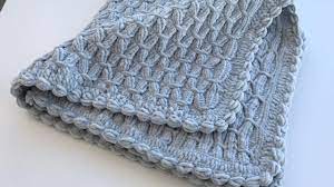 Kadife Ipten Bebek Battaniyesi Yapimi Orgu Battaniye Youtube Baby Knitting Patterns Bebek Battaniyesi Modelleri Krose