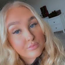 Kira Cunningham's Instagram, Twitter & Facebook