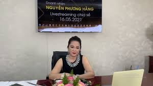 Dễ dàng nhận thấy, những chiếc váy các. Ba PhÆ°Æ¡ng Háº±ng Váº¡ch Máº·t Nhom Báº¡n Than Káº¿t Be Phai Noi Xáº¥u