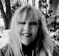 Cynthia Hoyle's Instagram, Twitter & Facebook