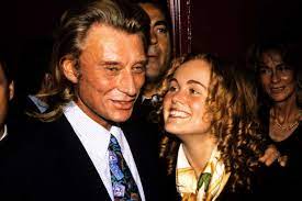 Johnny hallyday et laeticia hallyday arrivant à los angeles. Difference D Age