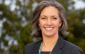 Laura Heine's Instagram, Twitter & Facebook