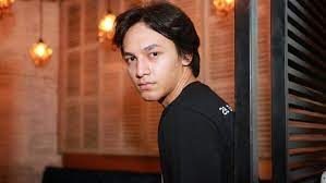 Check spelling or type a new query. 6 Gaya Rambut Jefri Nichol Dari Berponi Sampai Ikal