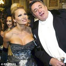 Papa michael (52), mama maria (54), bruder rafael (30) und schwester ­beate. Richard Lugner Reveals His Daughter Has Stepped Aside As Manager Of The Family Businesses Daily Mail Online