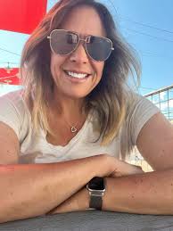 When I onboard a new 1:1 Done-With-You client I always make sure we…