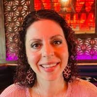 Tiffany Arnett's Instagram, Twitter & Facebook