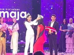 Haneesya hanee juara dewi remaja 2018/2019. Haneesya Juara Dewi Remaja Edisi 2018 2019