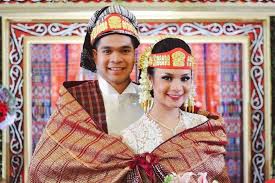 Alexa pun langsung menyertakan fotonya saat akad nikah dengan sang suami. 7 Adat Pernikahan Termahal Di Indonesia Nominalnya Fantastis Theasianparent Indonesia