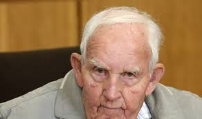 Saksa prokurör nõuab 92-aastasele endisele SS-i ohvitserile eluaegset  vanglakaristust