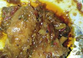 Kedua, buat kuah mie dengan cara merebus sisa air kaldu ayam bersama garam, merica bubuk, dan daun bawang yang sebelumnya telah diiris. Resep Pedesan Ayam Super Pedas Oleh Warsih Azzahra Cookpad