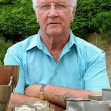 Wednesday Notes: 72-year old boxer batters knife-wielding assailant