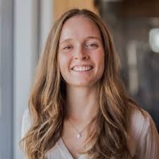 🏃‍➡️ Un marathon de 300 jours… 🪑 Je grugeais les pattes de chaises,  j'étais malheureux mais j'avais plein d'idées. Ça fait plusieurs mois que  j'ai envie de créer et de produire un