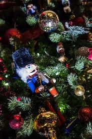 345 free phone wallpapers for download. 10 Free Christmas Themed Mobile Wallpapers