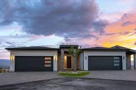 We sell homes through a network of retailers, who provide the services that you require. Custom Home Builders Kelowna Dilworth Homes