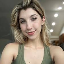 Roxy Haneda @RoxyHaneda