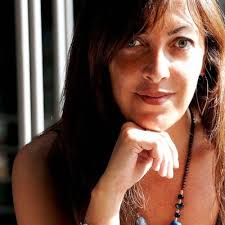 UNA LECCATA MAI VISTA!!! Che lingua ragazzi! Un'intervista da brivido. Una  leccata inaspettata anche per gli amanti del lecca lecca. Piacerà  all'amministrazione comunale e a qualche sprovveduto modenese che ancora  compra Il