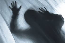 Kondisi kelopak mata hitam sering terjadi ketika tubuh memproduksi banyak melanin. Seram Ternyata 7 Tanda Ini Menunjukkan Hantu Ingin Berkomunikasi Dengan Manusia