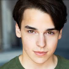 Ethan James's Instagram, Twitter & Facebook