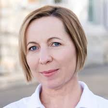 Anna Hunter in Reinach AG