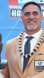 “The Knock” 💜 A behind the scenes look at when Head Coach Kevin Mawae  received the Knock notifying him of his induction to the @profootballhof  💜🔥#ALLIN