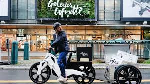 Mitte kann ganz schön hektisch werden. Berlin Galeries Lafayette Liefert Fusion Kuche