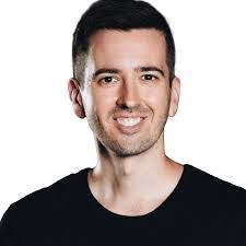 Stephanie Machado's Instagram, Twitter & Facebook